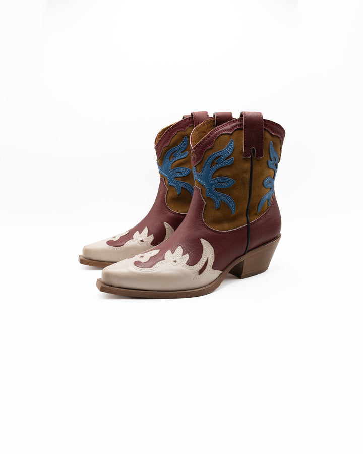 Leather Sandals in Bordoux by Don&