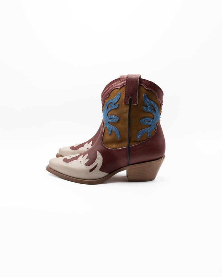Leather Sandals in Bordoux by Don&